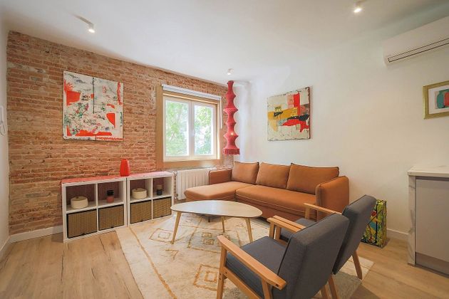 Foto 2 de Piso en alquiler en paseo De la Castellana de 2 habitaciones con muebles y aire acondicionado