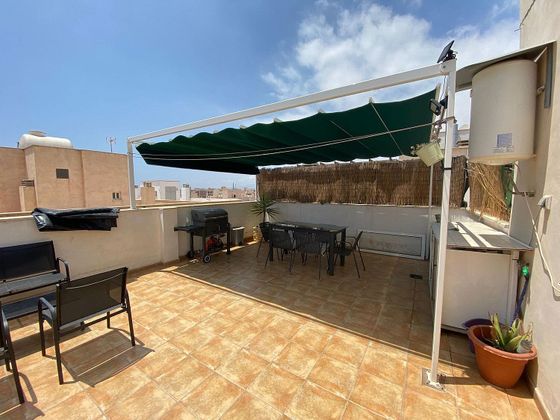 Foto 1 de Ático en venta en Águilas ciudad de 2 habitaciones con terraza y balcón