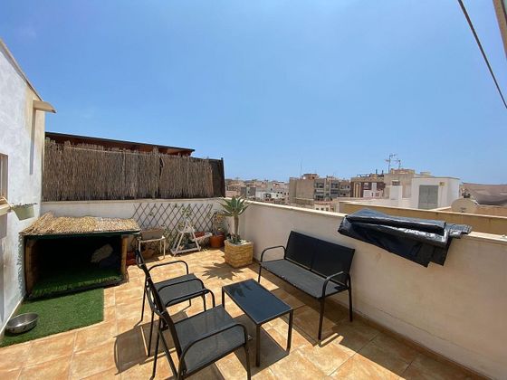 Foto 2 de Ático en venta en Águilas ciudad de 2 habitaciones con terraza y balcón