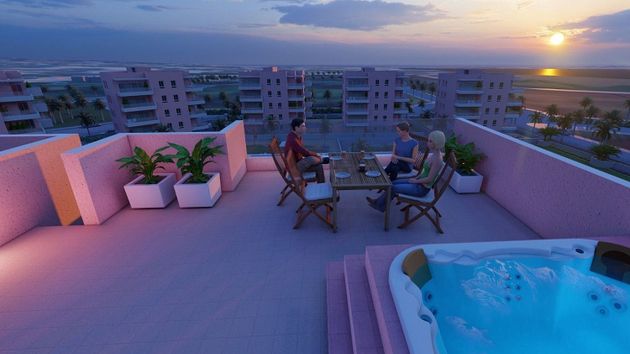 Foto 1 de Venta de ático en Urbanizaciones de 3 habitaciones con terraza y piscina