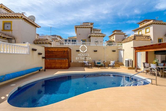 Foto 1 de Casa en venda a calle Hita de 5 habitacions amb terrassa i piscina