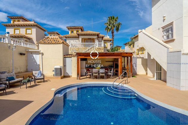 Foto 2 de Casa en venda a calle Hita de 5 habitacions amb terrassa i piscina