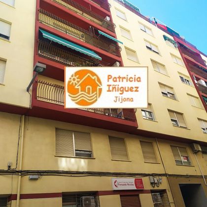 Foto 1 de Venta de piso en Jijona/Xixona de 4 habitaciones con garaje y balcón