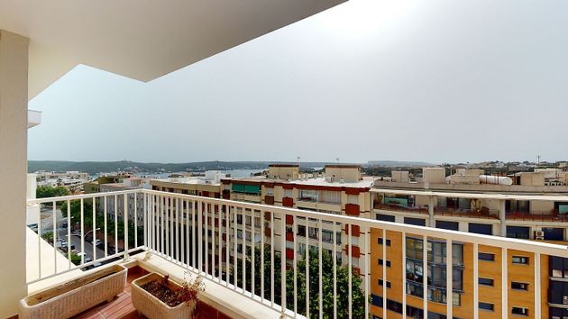 Foto 1 de Venta de piso en Maó de 5 habitaciones con garaje y balcón