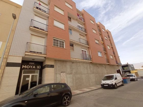 Foto 1 de Piso en venta en Carretera Mojonera – Cortijos de Marín de 2 habitaciones con garaje y ascensor