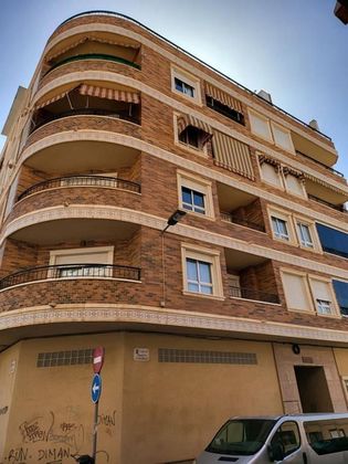 Foto 1 de Pis en venda a Centro - Torrevieja de 3 habitacions amb terrassa i aire acondicionat