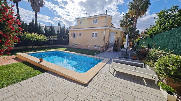 Foto 1 de Alquiler de chalet en Entrepinos de 4 habitaciones con terraza y piscina