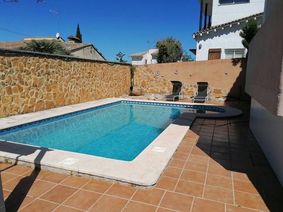 Foto 2 de Venta de chalet en Entrepinos de 4 habitaciones con terraza y piscina