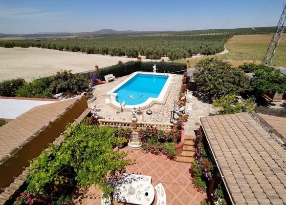 Foto 2 de Casa adossada en venda a Zona de la Vega de 3 habitacions amb terrassa i piscina