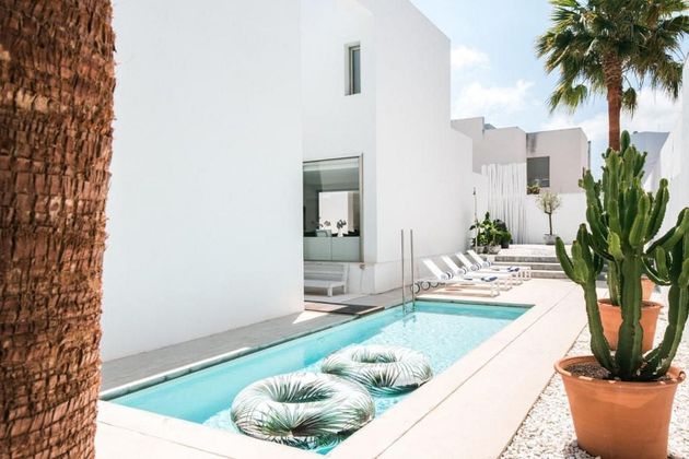 Foto 1 de Chalet en venta en San Agustín - Cala de Bou de 3 habitaciones con terraza y piscina