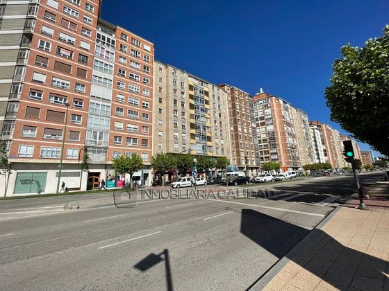 Foto 1 de Pis en venda a avenida Cantabria de 4 habitacions amb terrassa i calefacció