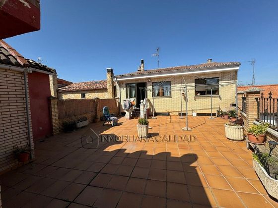 Foto 1 de Casa adossada en venda a Quintanilla Vivar de 6 habitacions amb terrassa i garatge