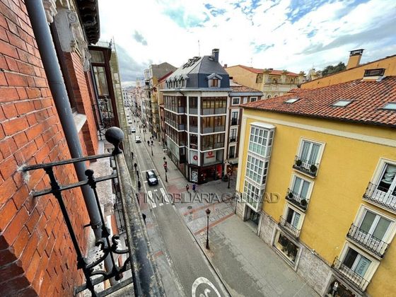 Foto 1 de Alquiler de piso en Plaza España - Villa Pilar - Reyes Católicos - Vadillos de 2 habitaciones con terraza y garaje