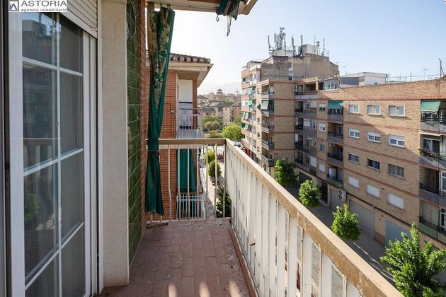 Foto 1 de Venta de piso en Barrio de Zaidín de 3 habitaciones con terraza y garaje
