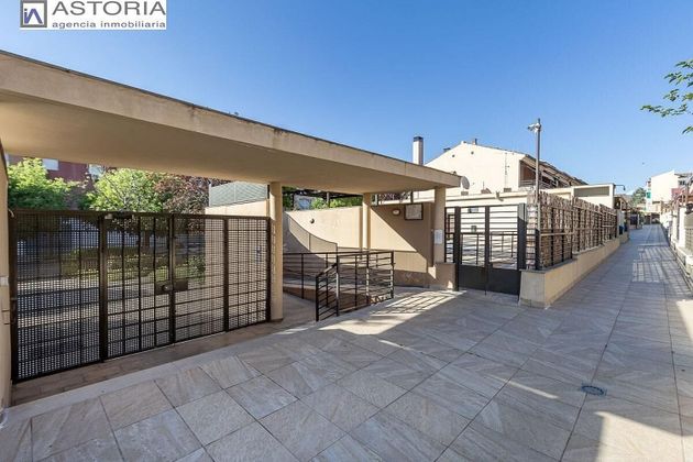 Foto 1 de Casa en venta en Angustias - Chana - Encina de 4 habitaciones con piscina y garaje