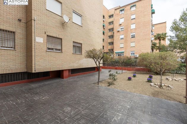 Foto 2 de Venta de piso en calle Pianista Rosa Sabater de 2 habitaciones con terraza y garaje