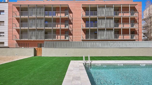 Foto 2 de Casa en venda a calle L'alba de 3 habitacions amb terrassa i piscina