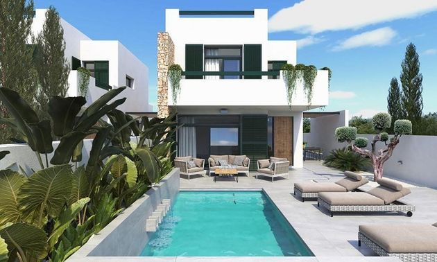 Foto 2 de Xalet en venda a Daya Nueva de 3 habitacions amb terrassa i piscina