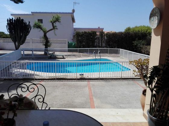 Foto 1 de Xalet en venda a Centro - Santa Pola de 4 habitacions amb terrassa i piscina
