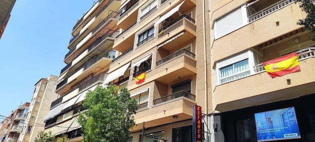 Foto 1 de Venta de piso en Centro - Santa Pola de 6 habitaciones con terraza y balcón