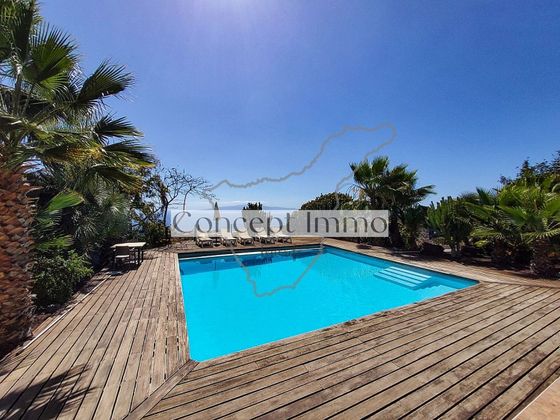Foto 2 de Edifici en venda a Playa de San Juan amb piscina