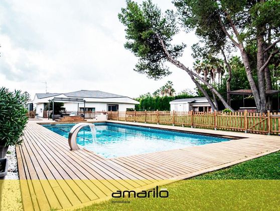 Foto 1 de Xalet en venda a Picassent de 4 habitacions amb terrassa i piscina