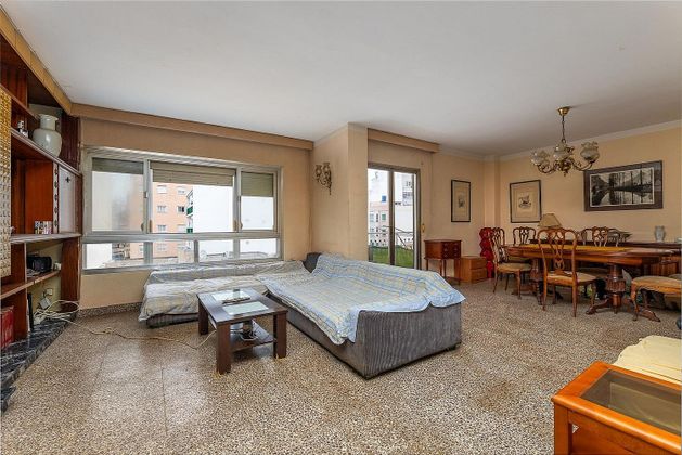 Foto 1 de Piso en venta en Marquès de la Fontsanta - Pere Garau de 4 habitaciones con terraza y balcón
