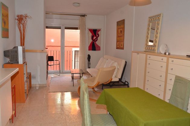 Foto 1 de Pis en venda a calle Médico Valentín Gil de 2 habitacions amb terrassa i calefacció