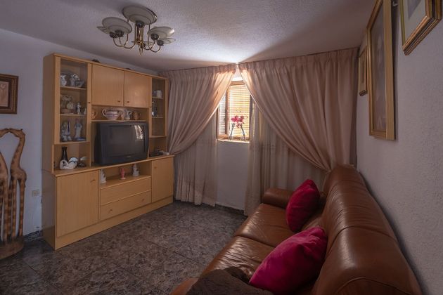 Foto 2 de Casa en venda a calle Torcuato Ruiz del Peral de 4 habitacions amb terrassa i calefacció