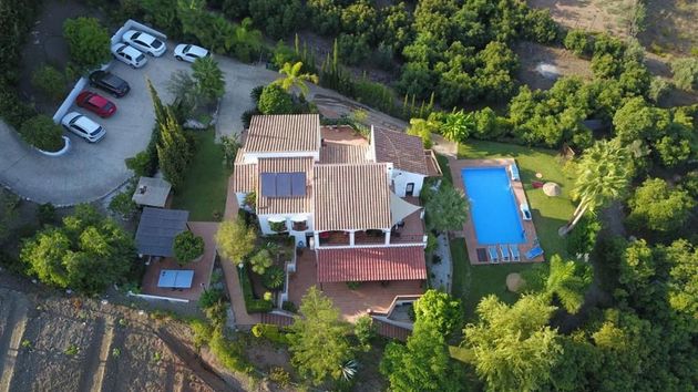 Foto 1 de Casa rural en venta en Frigiliana de 7 habitaciones con terraza y piscina