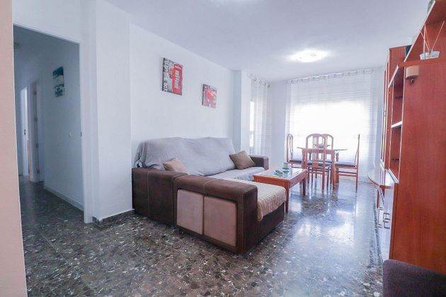 Foto 1 de Pis en lloguer a San Luis de 3 habitacions amb terrassa i mobles