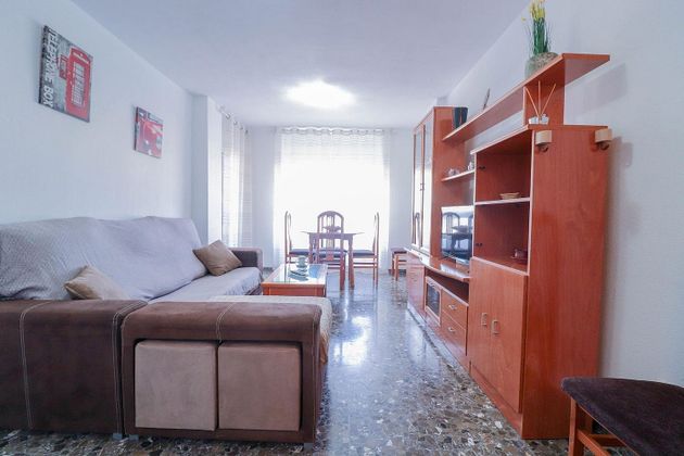 Foto 2 de Pis en lloguer a San Luis de 3 habitacions amb terrassa i mobles