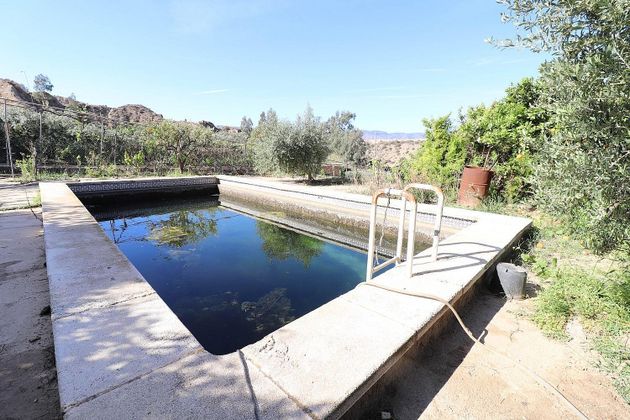 Foto 1 de Venta de casa rural en Rioja de 2 habitaciones con terraza y piscina