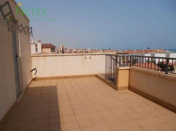 Foto 1 de Ático en venta en Torre de la Horadada de 3 habitaciones con terraza y aire acondicionado