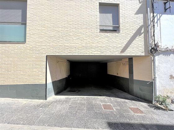 Foto 2 de Dúplex en venda a calle Miguel Servet de 3 habitacions amb terrassa i garatge