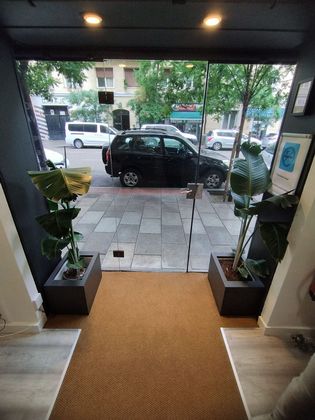 Foto 2 de Local en alquiler en calle De Ferraz de 100 m²