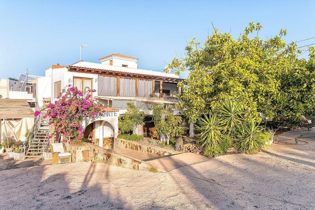 Foto 1 de Casa rural en venda a calle Alonso Quesada de 5 habitacions amb terrassa i jardí