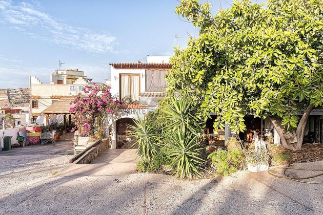 Foto 2 de Casa rural en venda a calle Alonso Quesada de 5 habitacions amb terrassa i jardí