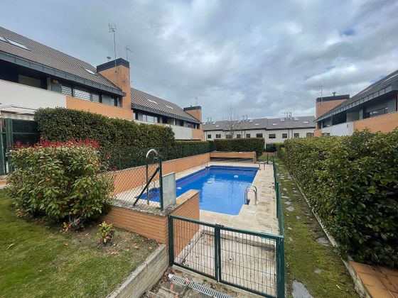 Foto 1 de Casa adossada en lloguer a Villamantilla de 5 habitacions amb terrassa i piscina