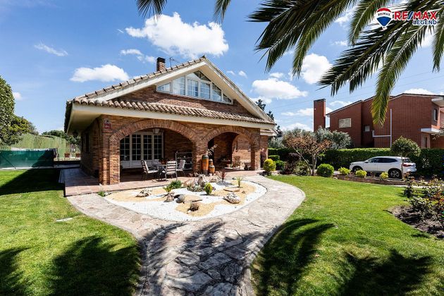 Foto 1 de Xalet en venda a Valdecabaña de 7 habitacions amb terrassa i piscina