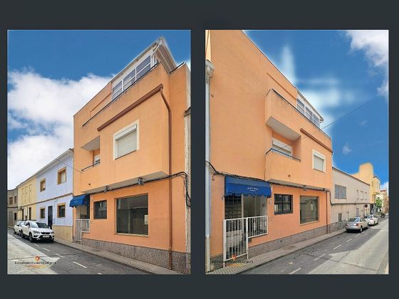 Foto 1 de Casa adossada en venda a calle Perfecto Rico Mira de 3 habitacions amb terrassa i garatge