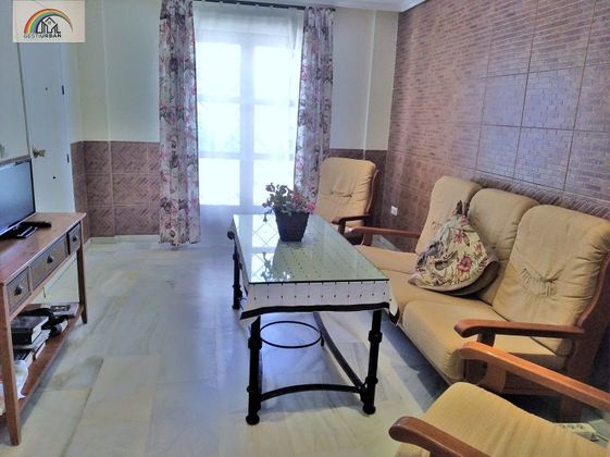 Foto 1 de Casa en lloguer a Poniente-Norte - Miralbaida - Parque Azahara de 5 habitacions amb terrassa i mobles