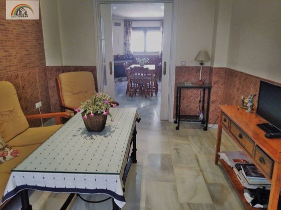 Foto 2 de Casa en lloguer a Poniente-Norte - Miralbaida - Parque Azahara de 5 habitacions amb terrassa i mobles