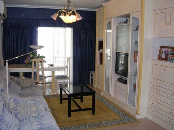 Foto 2 de Pis en venda a Crevillent de 3 habitacions amb aire acondicionat i calefacció