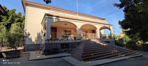Foto 2 de Chalet en venta en Torrellano de 8 habitaciones con terraza y piscina