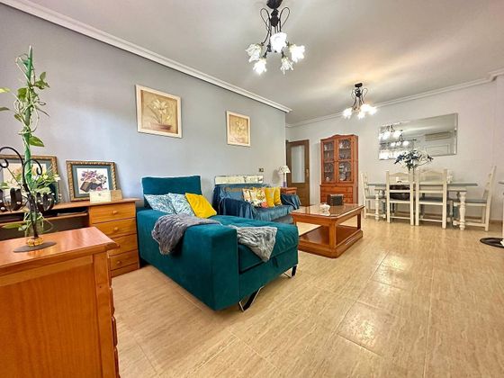 Foto 2 de Pis en venda a Almoradí de 4 habitacions amb terrassa i aire acondicionat