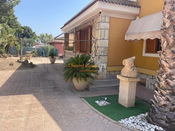 Foto 2 de Chalet en venta en Peña de las Águilas de 4 habitaciones con terraza y piscina