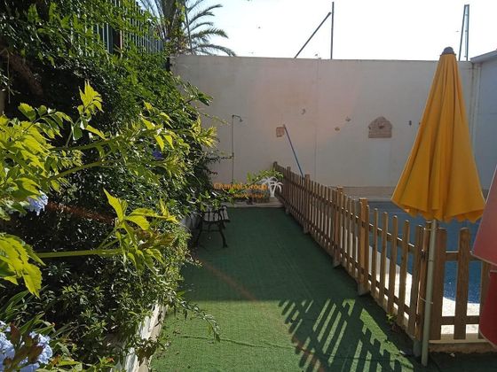 Foto 2 de Xalet en venda a Monforte del Cid de 6 habitacions amb terrassa i piscina