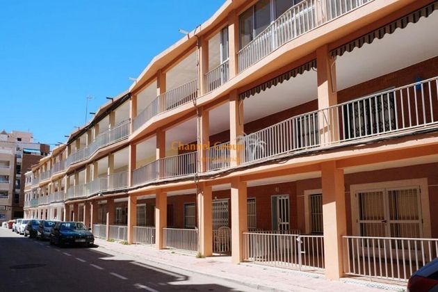 Foto 1 de Venta de piso en Torrelamata - La Mata de 4 habitaciones con terraza