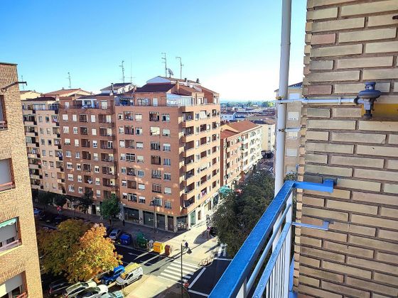 Foto 2 de Venta de piso en Universidad - Los Lirios de 3 habitaciones con terraza y balcón